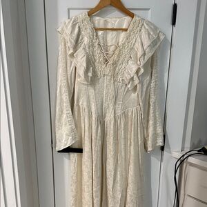 Chic Cream Lace Long Sleeve Dress